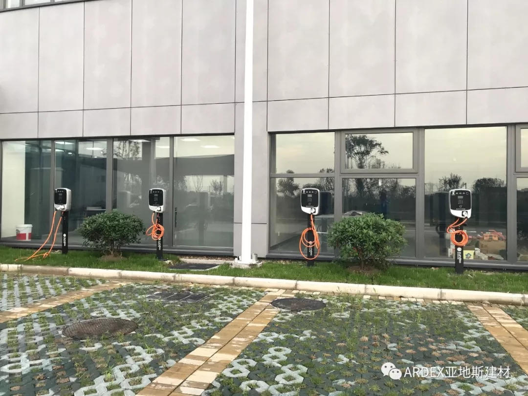 報名預(yù)約:百人高檔多功能培訓(xùn)教室\會議室\展廳可供出租 報名預(yù)約:百人高檔多功能培訓(xùn)教室\會議室\展廳可供出租