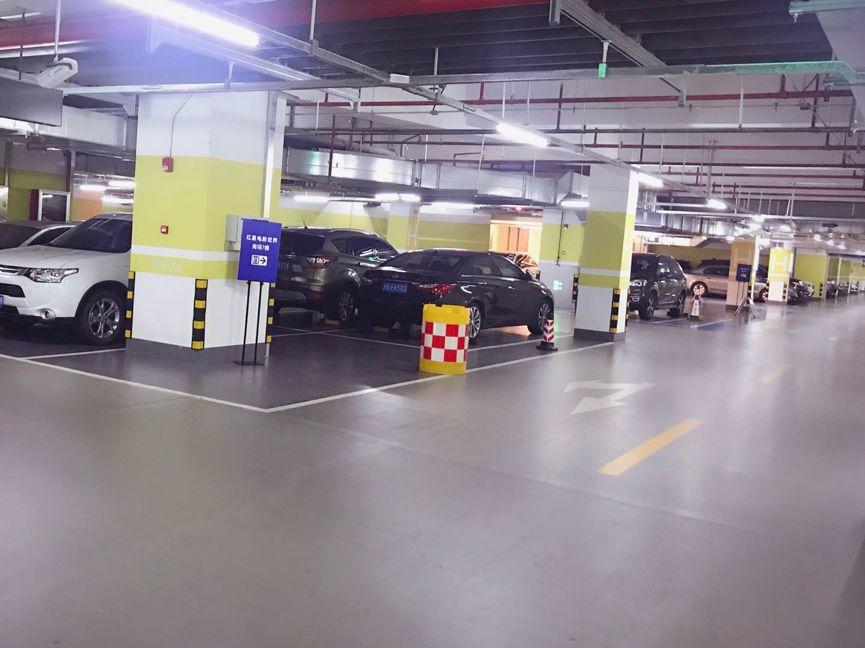 【案例分享】上海愛琴海購物中心 多功能面層自流平耐磨降噪防潮一網(wǎng)打盡 【案例分享】上海愛琴海購物中心 多功能面層自流平耐磨降噪防潮一網(wǎng)打盡